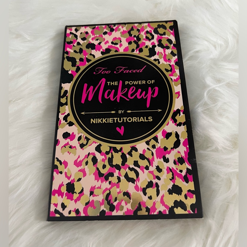 (( NIB. )) ▪️Too Faced™️ The Power Of Makeup By Nikkie Tutorials.